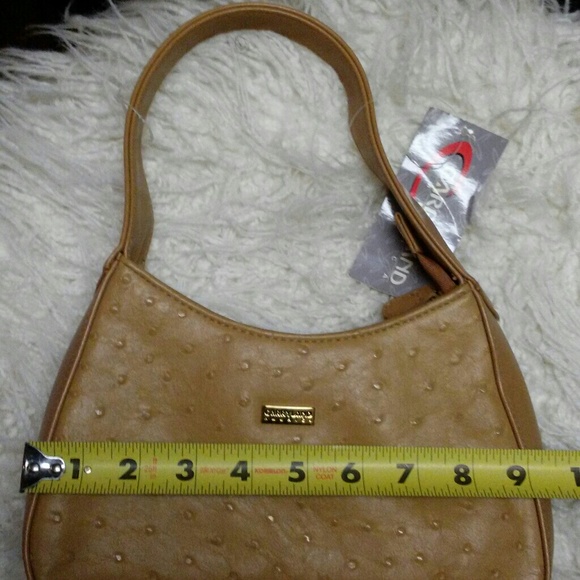 Carryland America ostrich petites handbag - Picture 1 of 8